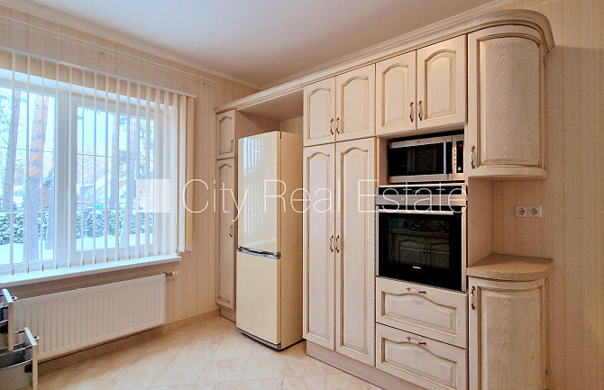 Privātmāja, jaunceltne, labiekārtota apzaļumota teritorija 3557 m2, teritorijas iebrauktuves Jūrmala - foto 15