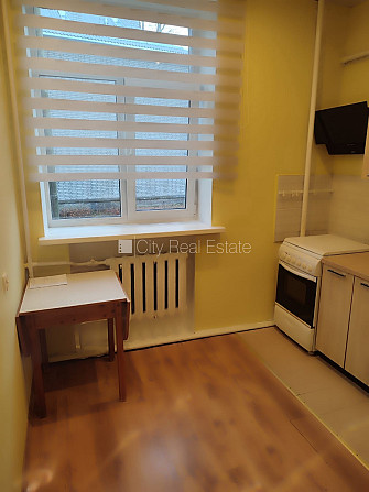 Dzīvokļu skaits ēkā  4 gab., zaļā teritorija, bezmaksas stāvvieta pagalmā, ieeja no Rīga - foto 2