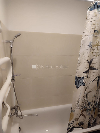 Dzīvokļu skaits ēkā  4 gab., zaļā teritorija, bezmaksas stāvvieta pagalmā, ieeja no Rīga - foto 7