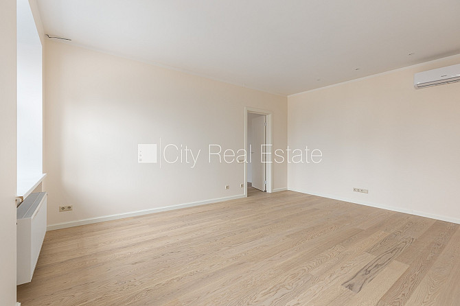 Фасадный дом, реновированный дом, благоустроенный озеленённый двор, закрытая Рига - изображение 7