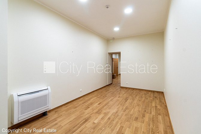 Фасадный дом, реновированный дом, благоустроенный озеленённый двор, закрытый Рига - изображение 9