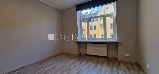 Дом во дворе, реновированный дом, благоустроенная озеленённая территория, Рига - изображение 10