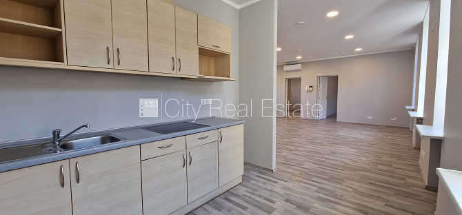 Дом во дворе, реновированный дом, благоустроенная озеленённая территория, Рига - изображение 4