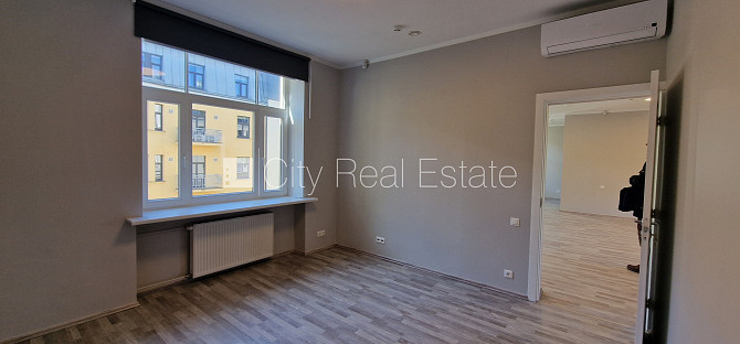 Дом во дворе, реновированный дом, благоустроенная озеленённая территория, Рига - изображение 9