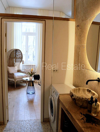 Fasādes māja, renovēta māja, labiekārtota apzaļumota teritorija, iespēja nomāt Rīga - foto 16