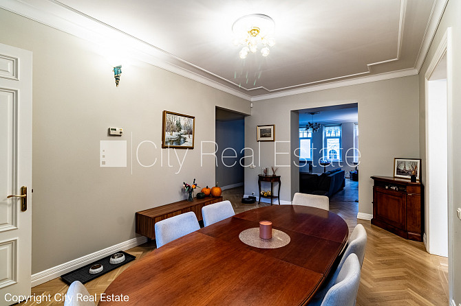 Реновированный дом, окна выходят в обе стороны дома, количество спален 3 шт., Рига - изображение 7