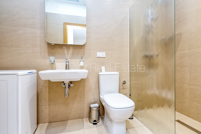 Новостройка, фасадный дом, зеленая территория, территория обнесена забором, Юрмала - изображение 5