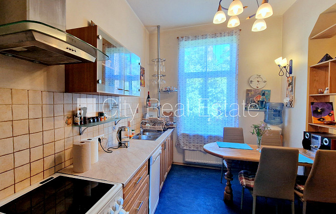 Privātmāja, fasādes māja, renovēta māja, labiekārtots apzaļumots pagalms, garāža vienai Jūrmala - foto 9