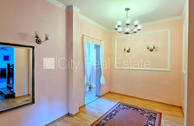 Privātmāja, fasādes māja, renovēta māja, labiekārtots apzaļumots pagalms, garāža vienai Jūrmala - foto 12