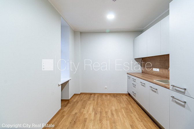 Здание во дворе, реновированный дом, благоустроенный озеленённый двор, закрытый Рига - изображение 16