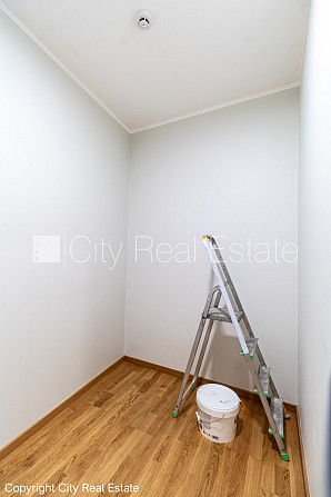 Здание во дворе, реновированный дом, благоустроенный озеленённый двор, закрытый Рига - изображение 12