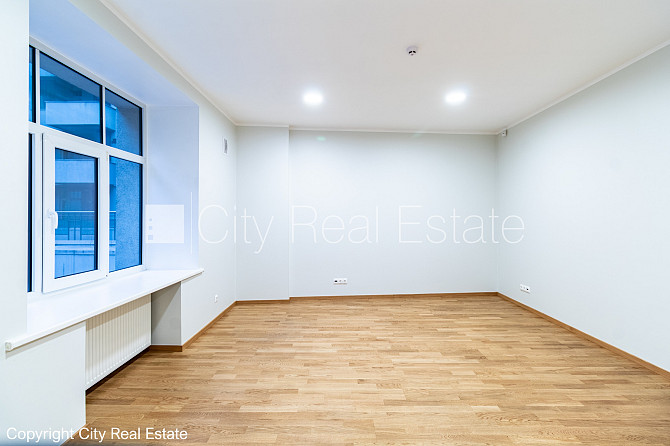 Здание во дворе, реновированный дом, благоустроенный озеленённый двор, закрытый Рига - изображение 4