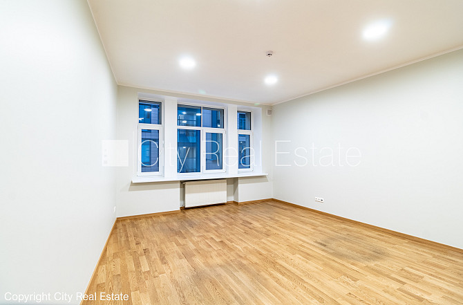 Здание во дворе, реновированный дом, благоустроенный озеленённый двор, закрытый Рига - изображение 9