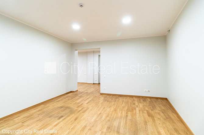 Здание во дворе, реновированный дом, благоустроенный озеленённый двор, закрытый Рига - изображение 10