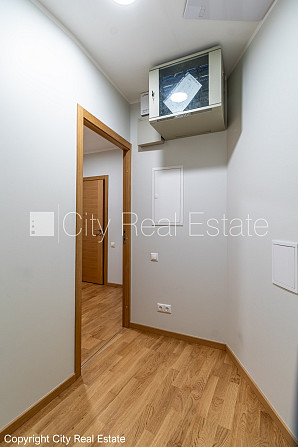 Здание во дворе, реновированный дом, благоустроенный озеленённый двор, закрытый Рига - изображение 13