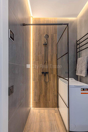 Фасадный дом, реновированный дом, закрытый двор, вход с улицы и со двора, Рига - изображение 19