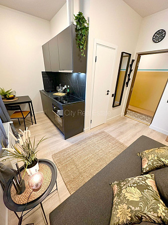 Фасадный дом, реновированный дом, закрытый двор, вход с улицы и со двора, Рига - изображение 11