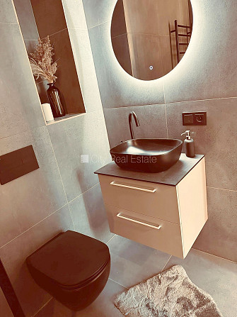 Фасадный дом, реновированный дом, закрытый двор, вход с улицы и со двора, Рига - изображение 16