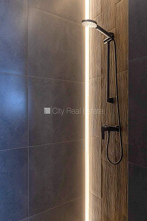 Фасадный дом, реновированный дом, закрытый двор, вход с улицы и со двора, Рига - изображение 17