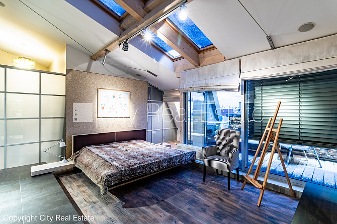 Фасадный дом, реновированный дом, вход с улицы, лифт, терасса, окна выходят в обе Рига - изображение 18