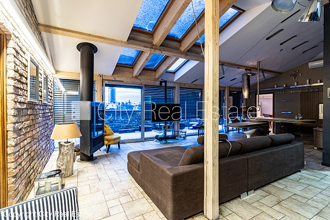 Фасадный дом, реновированный дом, вход с улицы, лифт, терасса, окна выходят в обе Рига - изображение 4