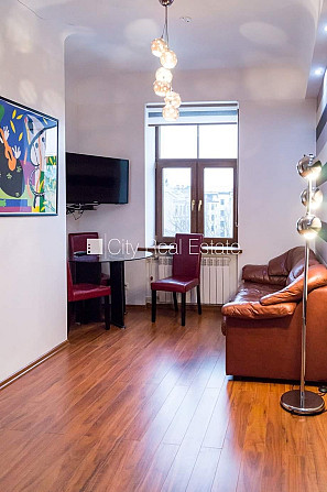 Pagalma ēka, renovēta māja, slēgts pagalms, objektu apsargā fiziskā apsardze, ieeja no Rīga - foto 3