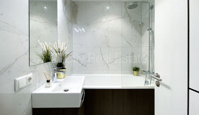 Новостройка, благоустроенная озеленённая территория, место для машины, Рига - изображение 14