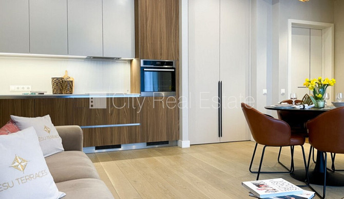 Новостройка, благоустроенная озеленённая территория, место для машины, Рига - изображение 12