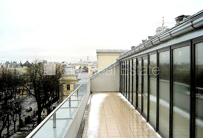 Фасадный дом, реновированный дом, благоустроенная озеленённая территория, Рига - изображение 7