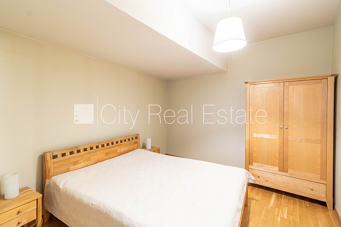 Проект - Kalpaka Residence, реновированный дом, территория обнесена забором, вход с улицы, Рига - изображение 9