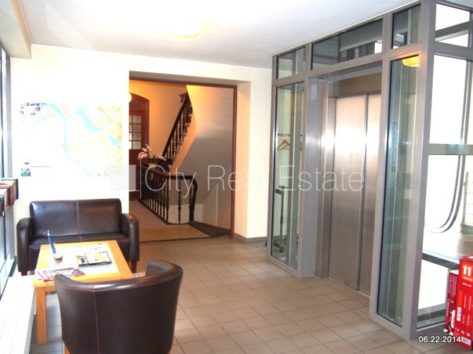 Проект - Kalpaka Residence, реновированный дом, территория обнесена забором, вход с улицы, Рига - изображение 12