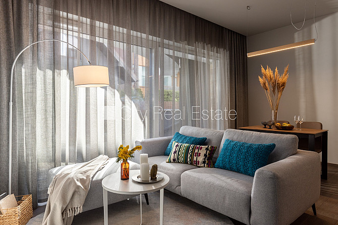 Новостройка, фасадный дом, благоустроенный озеленённый двор, подземная стоянка, Юрмала - изображение 1