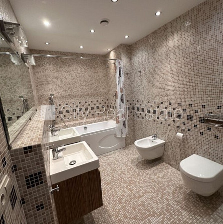 Новостройка, фасадный дом, благоустроенный озеленённый двор, закрытая Рига - изображение 16