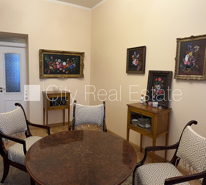 Новостройка, фасадный дом, закрытый двор, места для нескольких машин, вход с Рига - изображение 3