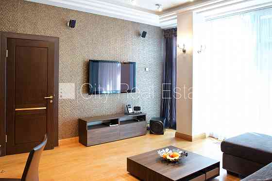 Проект - Vaļņu 4 (Вальню 4), фасадный дом, закрытый двор, вход с улицы, апартаменты Рига