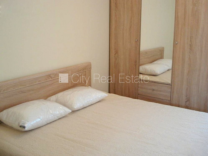 Новостройка, фасадный дом, закрытый двор, вход со двора, лифт, балкон 1,8 м2, терасса Рига - изображение 14