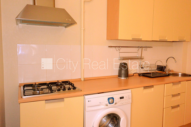 Фасадный дом, реновированный дом, закрытый двор, вход с улицы, лестничная клетка Рига - изображение 2