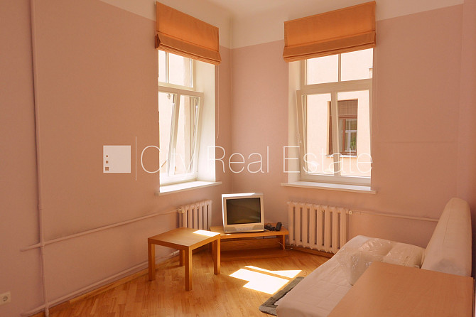 Фасадный дом, реновированный дом, закрытый двор, вход с улицы, лестничная клетка Рига - изображение 3