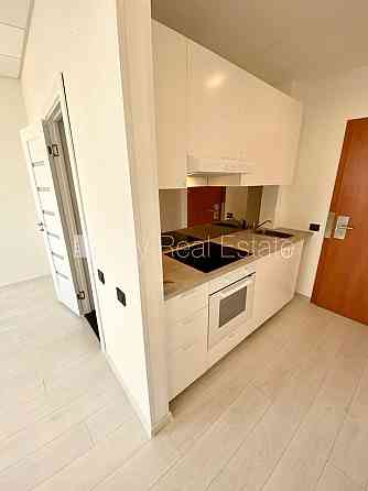 Фасадный дом, реновированный дом, закрытый двор, вход с улицы, лифт, лестничная Рига