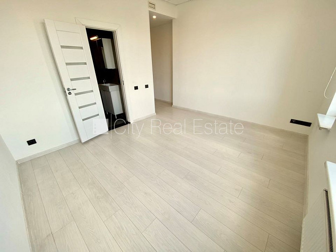 Фасадный дом, реновированный дом, закрытый двор, вход с улицы, лифт, лестничная Рига - изображение 3