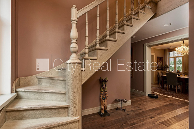 Privātmāja, labiekārtota apzaļumota teritorija, bruģēts piebraucamais ceļš, iežogota Jūrmala - foto 2