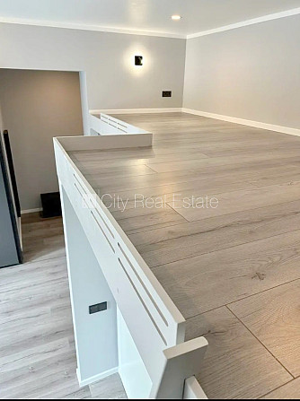 Фасадный дом, закрытый двор, возможность аренды парковки, вход с улицы, Рига - изображение 5