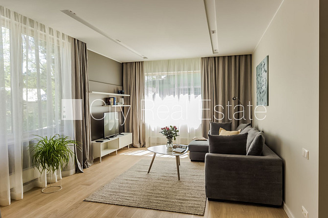 Новостройка, фасадный дом, зеленая территория, благоустроенный озеленённый двор, Юрмала - изображение 5