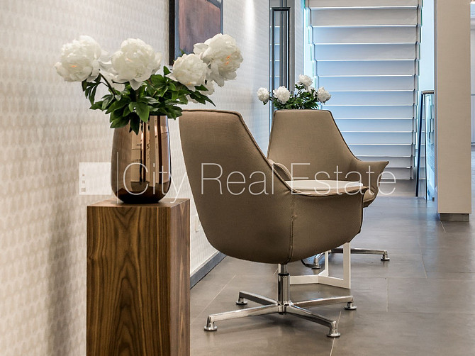 Новостройка, фасадный дом, зеленая территория, благоустроенный озеленённый двор, Юрмала - изображение 14