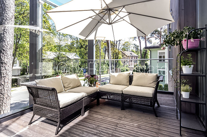 Новостройка, фасадный дом, зеленая территория, благоустроенный озеленённый двор, Юрмала - изображение 4