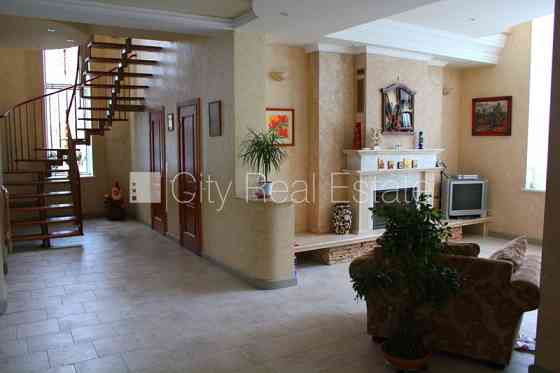 Земля в собственности, частный дом, новостройка, стены из керамзитных блоков, Юрмала