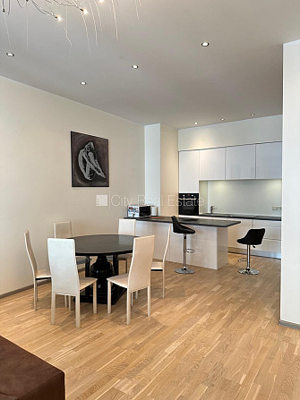 Фасадный дом, реновированный дом, вход с улицы, лифт, лестничная клетка после Рига - изображение 7