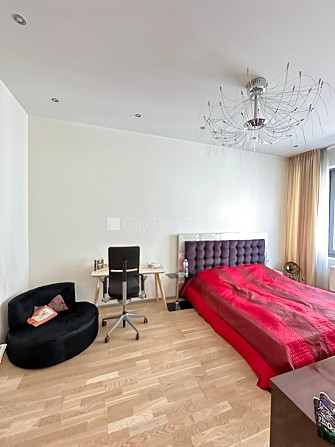 Фасадный дом, реновированный дом, вход с улицы, лифт, лестничная клетка после Рига - изображение 10