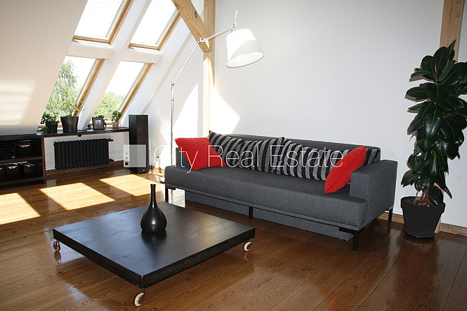 Фасадный дом, мансарда, лестничная клетка после капитального ремонта, Рига - изображение 7