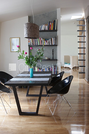 Фасадный дом, мансарда, лестничная клетка после капитального ремонта, Рига - изображение 12